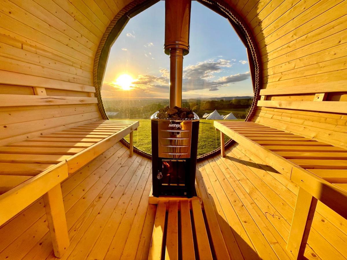 Deerstone Glamping-Pinhaw Beacon Dome Hot Tub 호텔 Earby 외부 사진