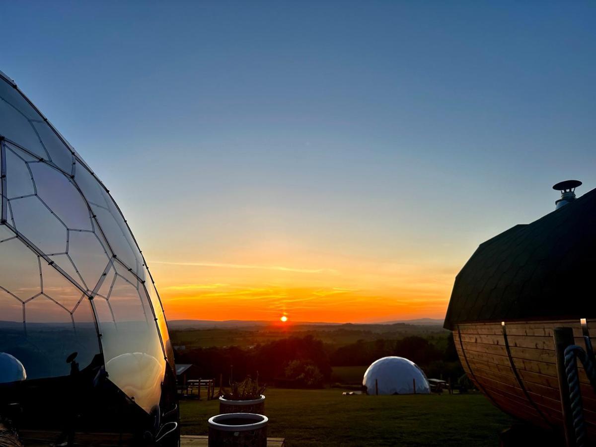 Deerstone Glamping-Pinhaw Beacon Dome Hot Tub 호텔 Earby 외부 사진