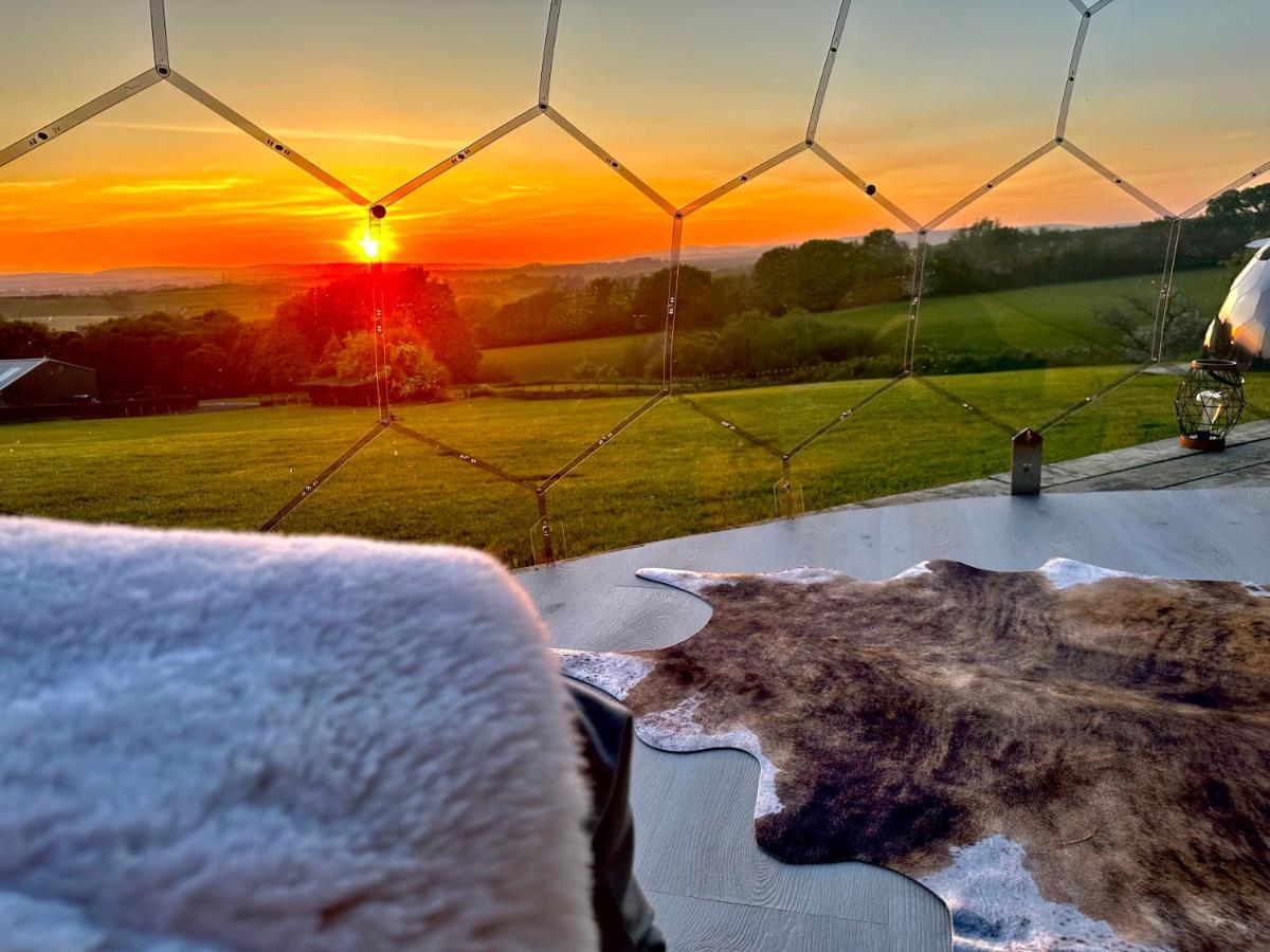 Deerstone Glamping-Pinhaw Beacon Dome Hot Tub 호텔 Earby 외부 사진