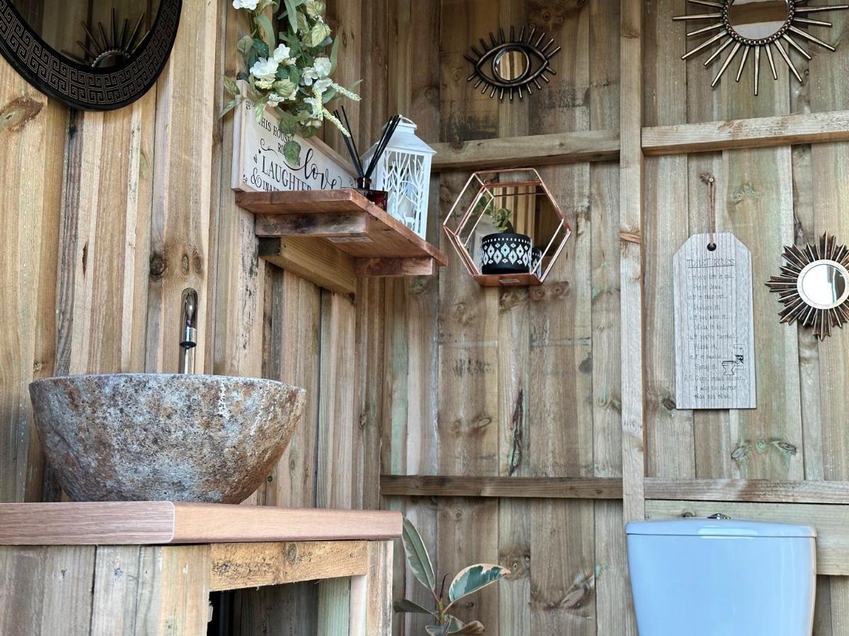 Deerstone Glamping-Pinhaw Beacon Dome Hot Tub 호텔 Earby 외부 사진