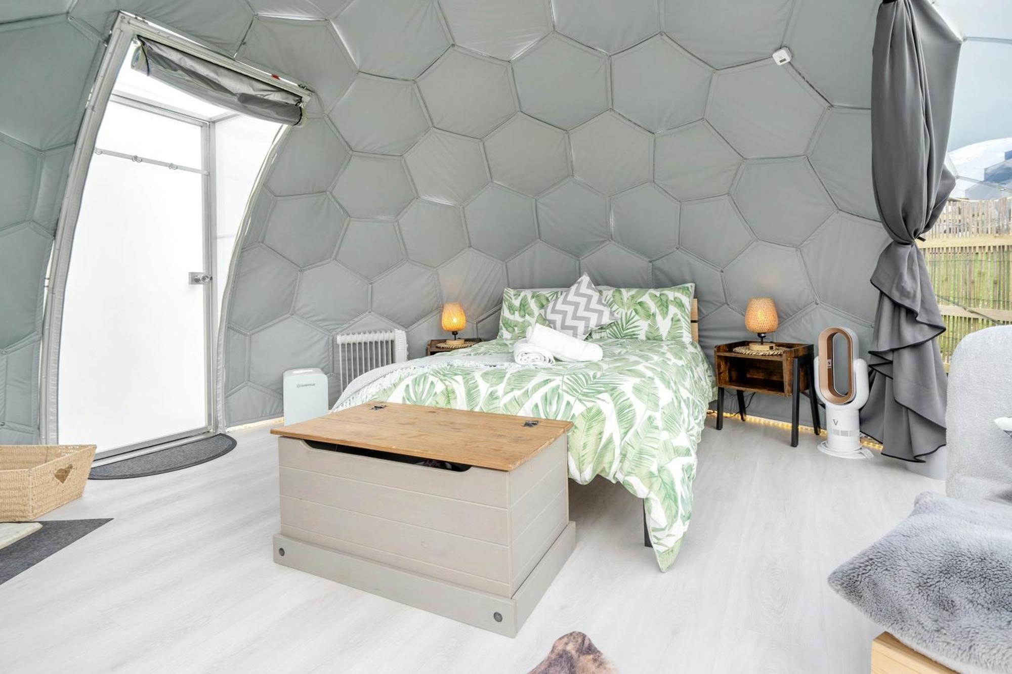 Deerstone Glamping-Pinhaw Beacon Dome Hot Tub 호텔 Earby 외부 사진